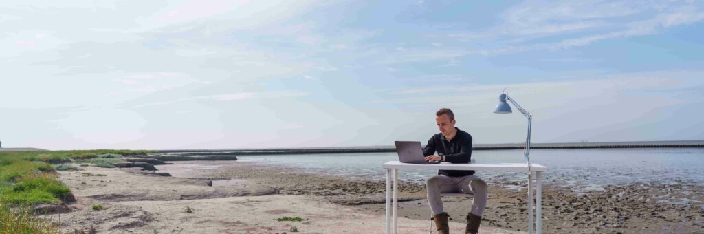 Henk op het wad